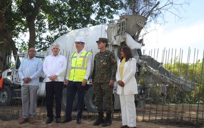 Presidente Luis Abinader inicia muro en la frontera 4