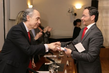 Entrega del premio Tiflos de Poesía a fr. Antonio 